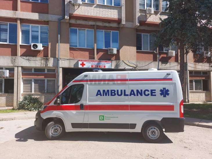 Општа болница - Кочани доби возило за транспорт на пациенти, донација од АД Комерцијална банка