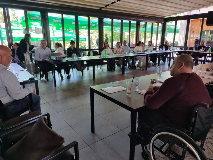 Во Кавадарци одржана тркалезна маса „Да се соочиме со предизвиците и стигматизацијата“