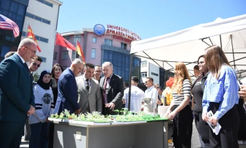 Në Universitetin e Tetovës u mbajt Dita e hapur dhe Panairi i karrierës