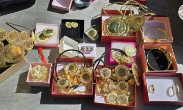 Drejtoria e doganave ka penguar përpjekje për kontrabandën e floririt, argjendit, laptopëve, biçikletave dhe mallrave të tjera