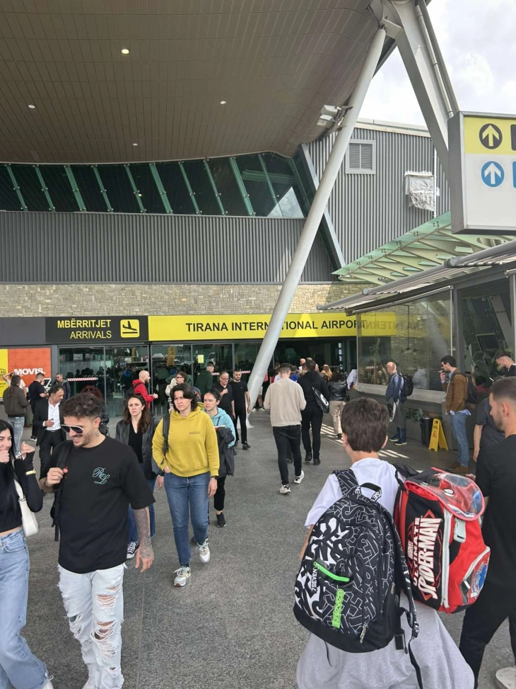 Aeroporti në Tiranë vazhdon të thyejë rekorde, në tremujorin e parë janë regjistruar rreth 2,1 milionë udhëtarë