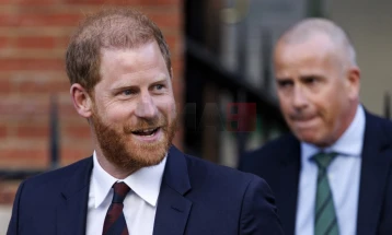 Принцот Хари ја изгуби правната битка со британската влада околу полициска заштита