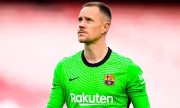 Тер Штеген се враќа меѓу стативите на Барселона