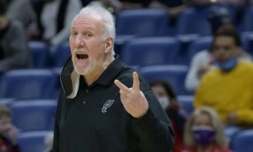 Грег Попович се повлекува од функцијата тренер на Сан Антонио Спарс