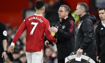 Поранешен тренер на Јунајтед го нападна клубот: Потрошија 750 милиони евра за играчи, а се во многу полоша состојба отколку што беа тогаш