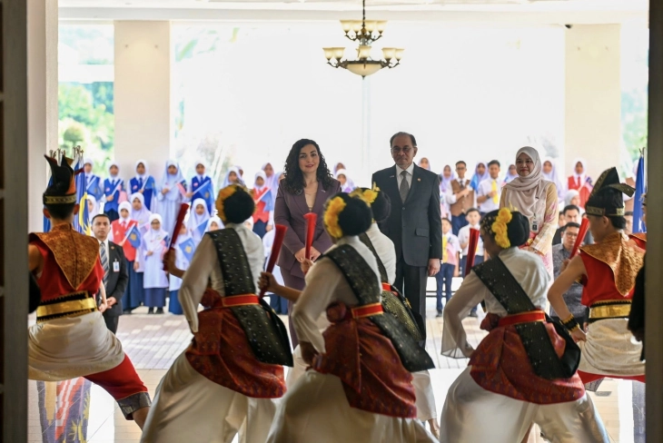 Kryeministri i Malajzisë, Anvar Ibrahim ka shtruar drekë zyrtare për presidenten Osmani