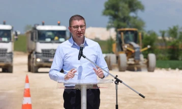 Mickoski: Maqedonia duhet dhe respektohet me vepra, ne nuk japim premtime boshe, ne ndërtojmë