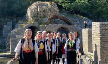 Македонските фолклористи од Пустец настапија на Фолклорниот фестивал во Бутринти