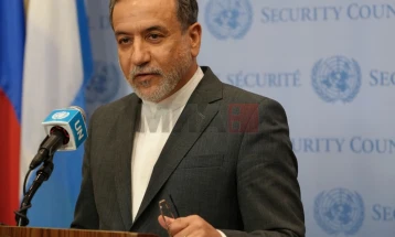 Aragçi mbërrin në Pakistan në përpjekje për të ndërmjetësuar përshkallëzimin e konfliktit me Indinë