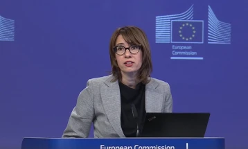 Хипер: ЕУ нема да го коментира присуството на кинескиот претседател на парадата во Москва 