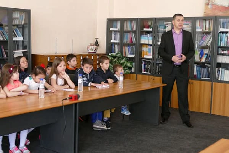 Стерјовски: Да го чуваме, негуваме и пренесуваме македонскиот јазик со љубов, гордост и достоинство