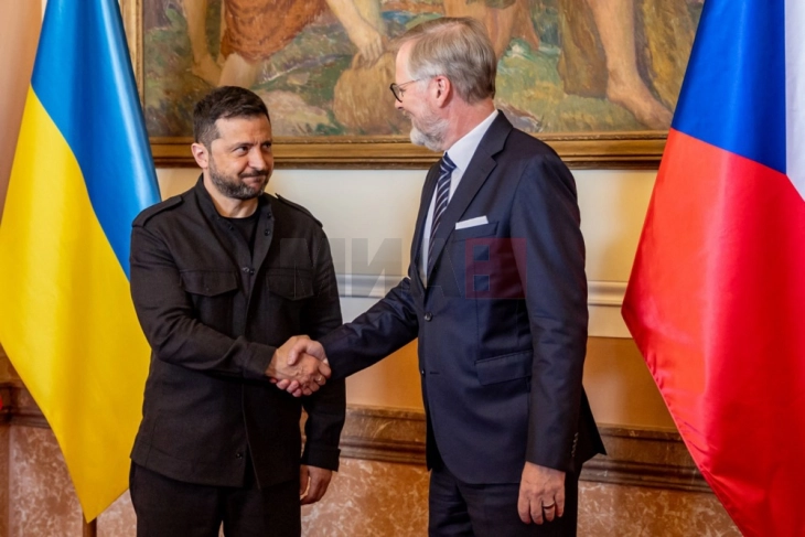 Чешка ѝ испорачува нова муниција на Украина и најавува проширена обука за пилоти