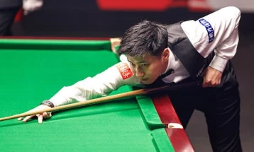 Синтонг прв Кинез со титулата светски првак во снукер