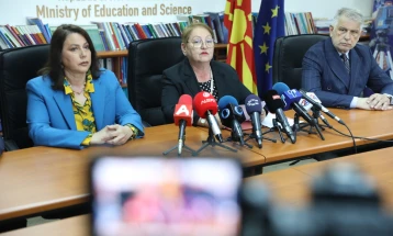 Јаневска: Сериозно се обидуваме да го намалиме одливот на студенти