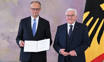 Merc dha betimin si kancelari i 10-të i Gjermanisë