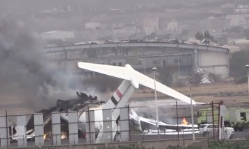 Аеродромот во Сана прекина со работа поради „значителна штета“ од израелски напади