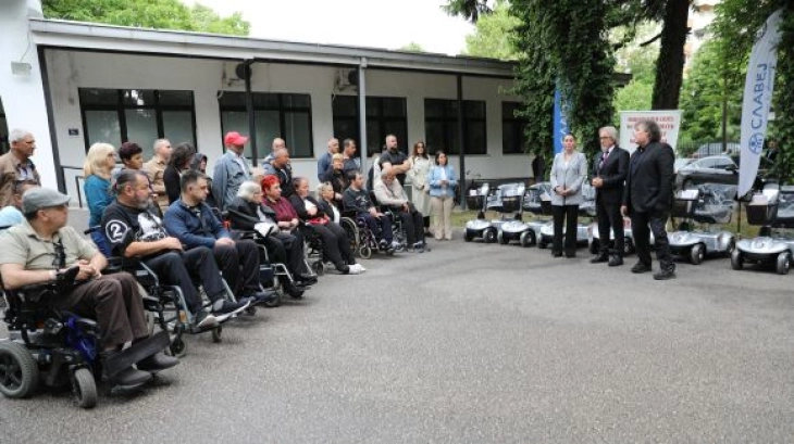 Доделени 24 ортопедски помагала на лица со телесен инвалидитет