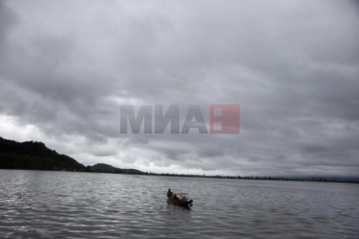 Stuhi e shoqëruar me erë të fortë dhe breshër në Dojran