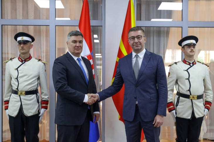 Mickoski meets with Milanović, calls for full membership to EU
