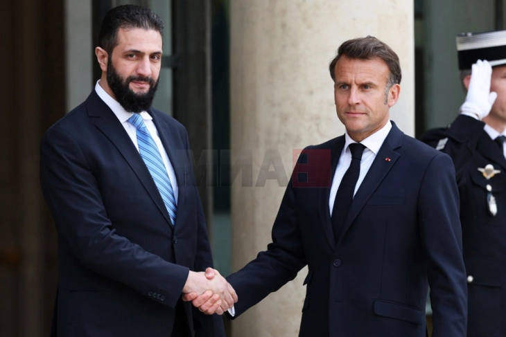 Сирискиот претседател во прва посета на западна земја - средба со Макрон во Елисејската палата