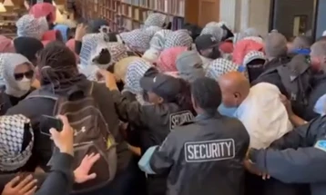 Десетици студенти уапсени на пропалестински протест на Универзитетот Колумбија