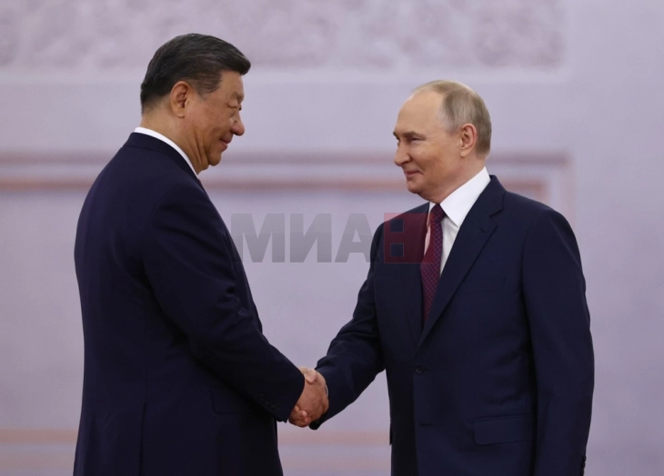 Putini dhe Si Xhinping në Kremlin bisedojnë për thellimin e marrëdhënieve dypalëshe në prag të Ditës së fitores