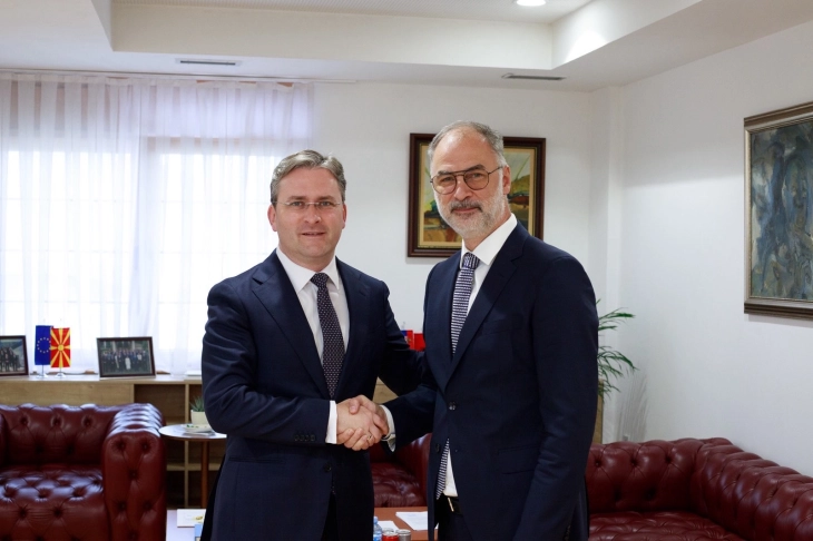 Takim pune mes Stoillkoviqit dhe Selakoviqit