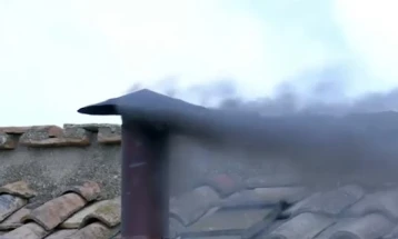 Dështon për herë të dytë zgjedhja e Papës- nga Kapela sistine doli tym i zi