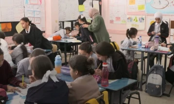 Израел затвора шест училишта на ОН во Источен Ерусалим