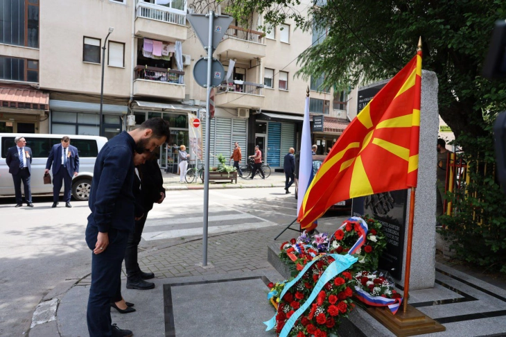 Потпретседателот на Левица положи цвеќе по повод 80 години од победата над фашизмот