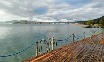 Mot me vranësira të ndryshueshme, pasdite dhe gjatë natës me reshje shiu