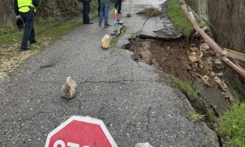 Потребна е итна санација на патот во Галичник 
