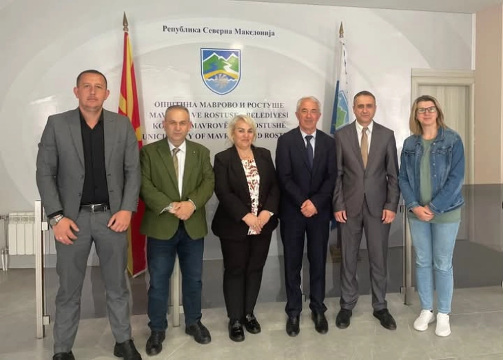 Градоначалникот на Општина Драгаш Беџет Џеладини во посета на Општина Маврово и Ростуше