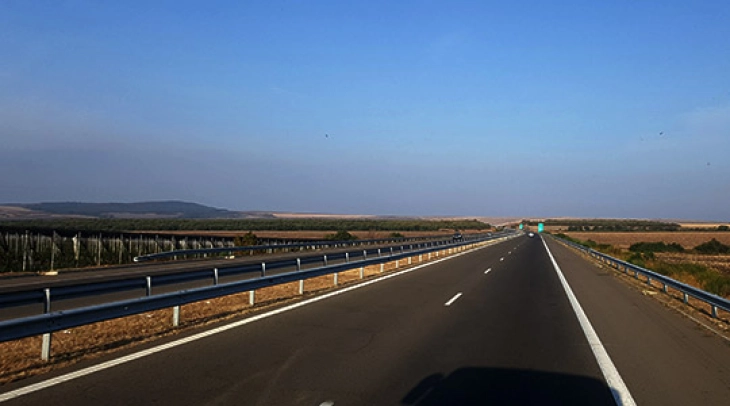 Traffic: Dry roads nationwide, no delays at borders