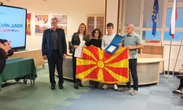 Охридските средношколци Андреа Савиќ и Славчо Мургоски златни на Балканијадата по механотроника, инженерство и електротехника