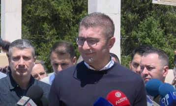 За многу скоро скопјани и жителите на приградските населби ќе можат да го користат „Градскиот воз“, вели Мицкоски