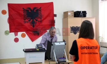 Излезноста на изборите во Албанија до 14 часот 29,53 отсто