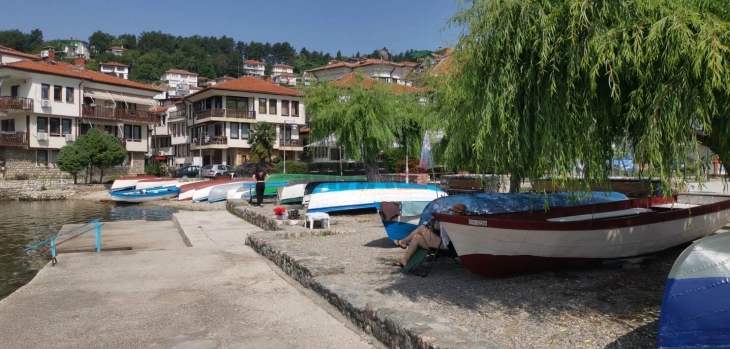 Да се дислоцираат пловните објекти од јавните површини долж крајбрежјето на Охридското Езеро