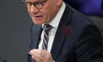 Vadeful: Nevojitet armëpushim para bisedimeve midis Ukrainës dhe Rusisë