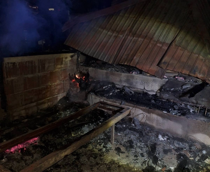 Изгоре викендичка кај браната „Водоча“