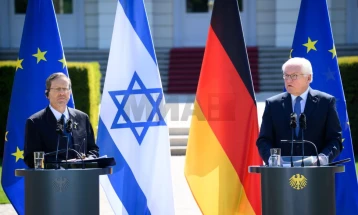 Германскиот претседател го поздрави „подарокот“ на израелско-германското помирување