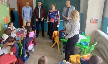 Janevska nga Shtipi: Angazhohemi për mësim në një turn në të gjitha shkolla, sepse dukshëm e përmirëson diturinë e nxënësve