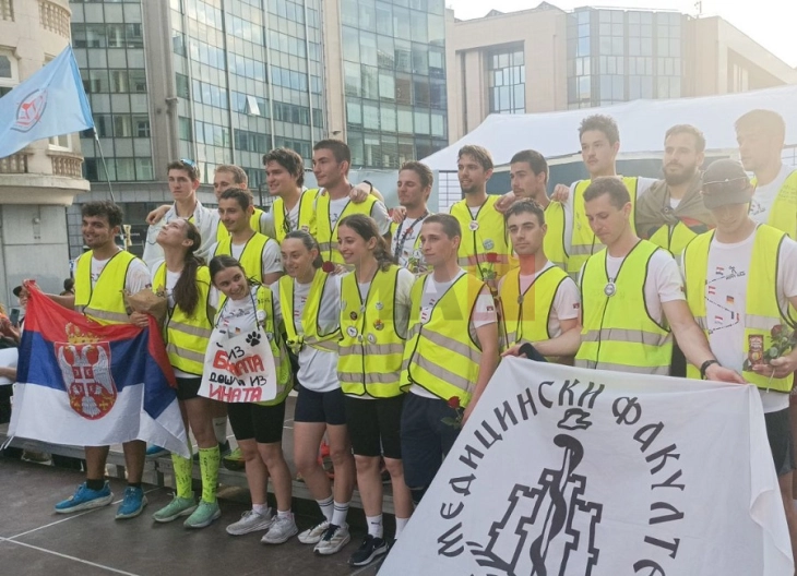 Студентите од Србија кои низ Европа „патуваа за правда“ пристигна во Брисел  