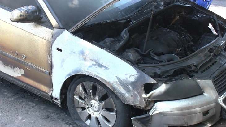 Digjet një automjet në lagjen Aerodrom