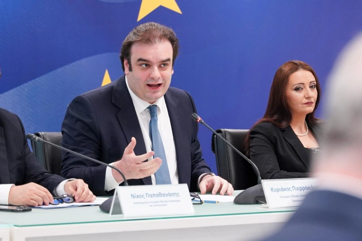 Пиеракакис: Грција планира десет години порано да ги исплати кредитите од првата програма за спасување