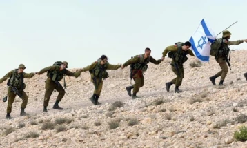 Израелските ултраортодоксни партии се закануваат со напуштање на владината коалиција ако се регрутираат Хареди