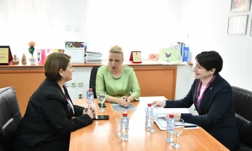 Средба на претседателката на собраниската Комисијата за еднакви можности на жените и мажите, Пешевска со полковничката Станковска-Будимир од МО