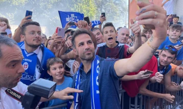 Комо не го пушта Фабрегас во Баер Леверкузен