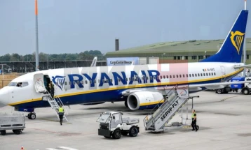 Aeroporti belg Sharloa i rikthen fluturimet pas kërcënimit me bombë