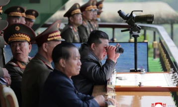 Северна Кореја ја засилува воената готовност: Ким присуствуваше на тактички маневри